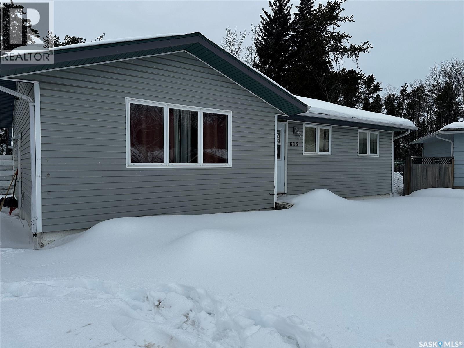 619 Guy Place, La Ronge, Saskatchewan  S0J 1L0 - Photo 2 - SK031685