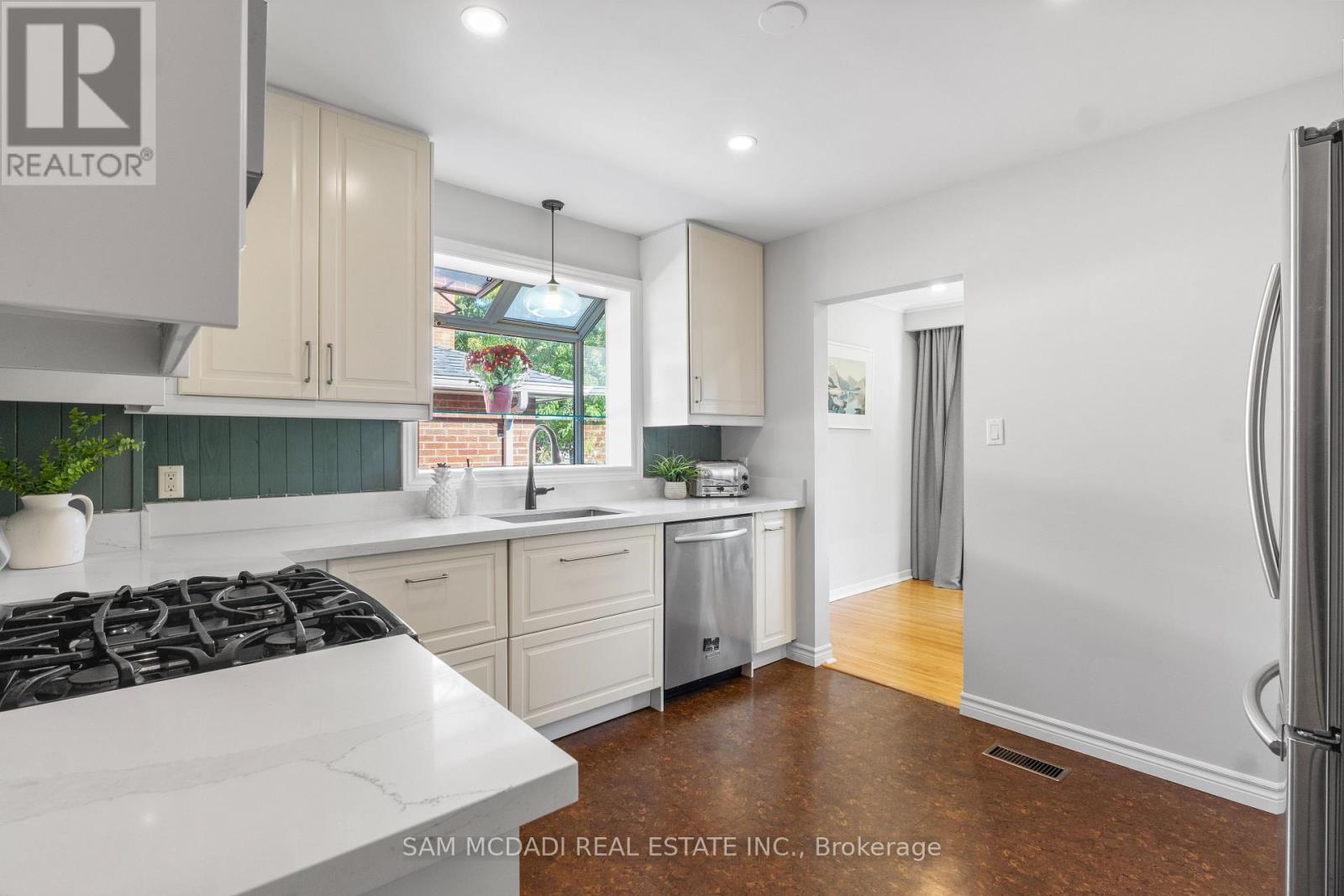 1987 Deanhome Road, Mississauga, Ontario  L5J 2K6 - Photo 13 - W12938846