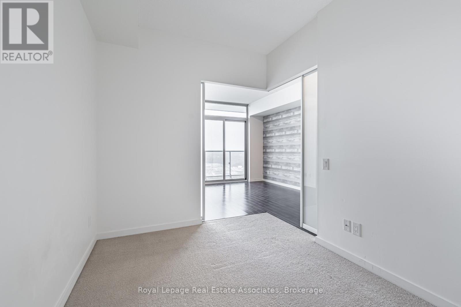 2206 - 105 The Queensway, Toronto, Ontario  M6S 5B5 - Photo 22 - W12938886