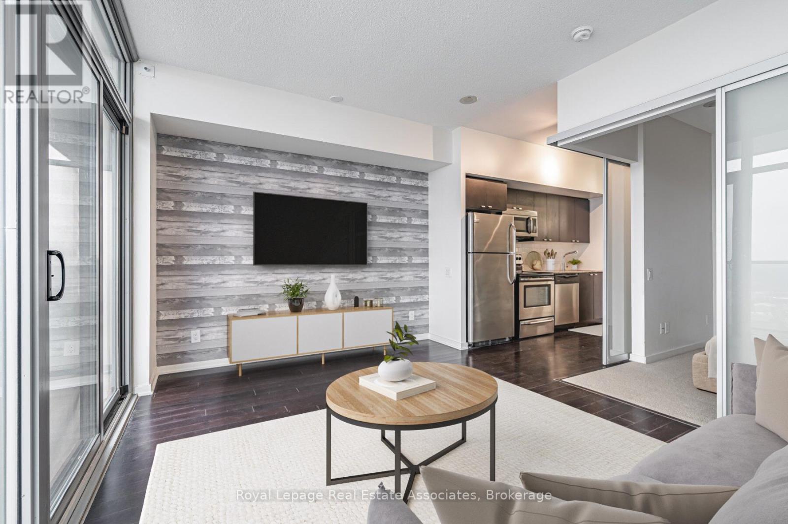 2206 - 105 The Queensway, Toronto, Ontario  M6S 5B5 - Photo 7 - W12938886