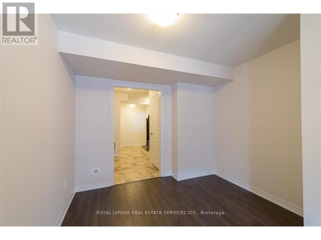 229 Ellen Davidson Drive, Oakville, Ontario  L6M 0V1 - Photo 2 - W12938902