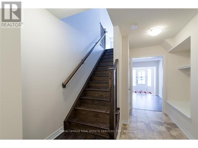 229 Ellen Davidson Drive, Oakville, Ontario  L6M 0V1 - Photo 3 - W12938902