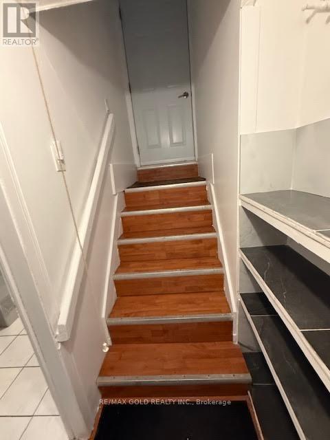 87 Lexington Avenue, Toronto, Ontario  M9V 2G9 - Photo 2 - W12938924