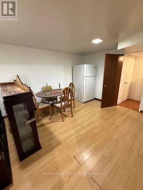 87 Lexington Avenue, Toronto, Ontario  M9V 2G9 - Photo 4 - W12938924