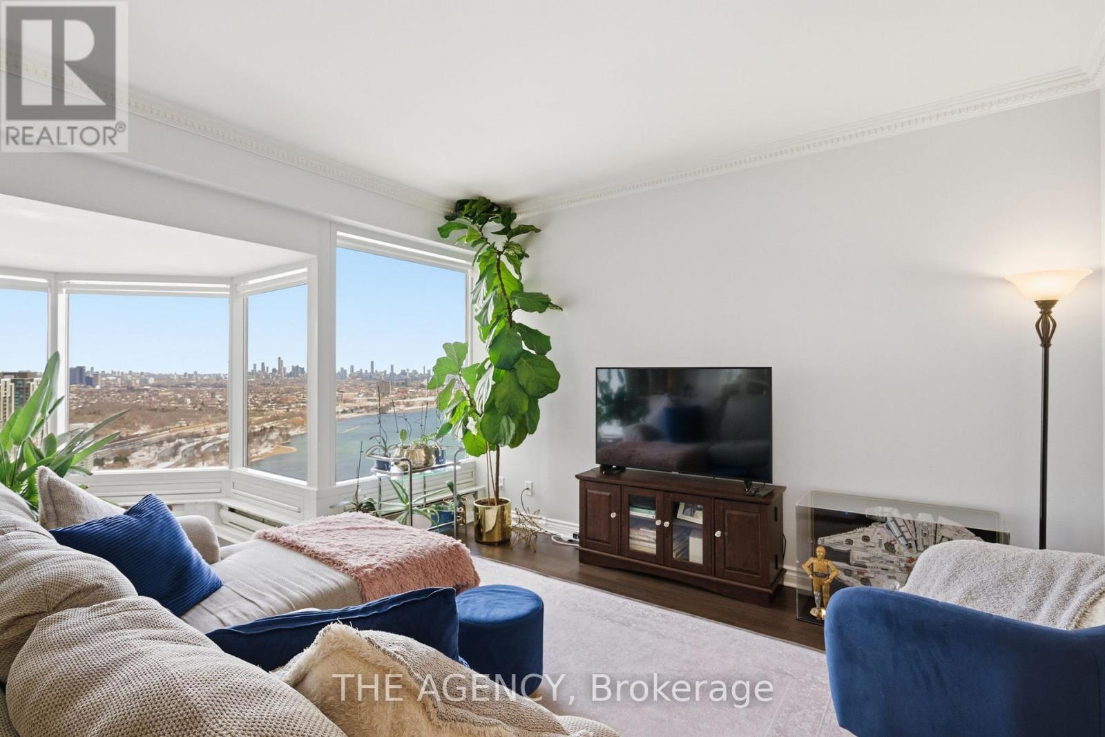 4502 - 1 Palace Pier Court, Toronto, Ontario  M8V 3W9 - Photo 16 - W12938928