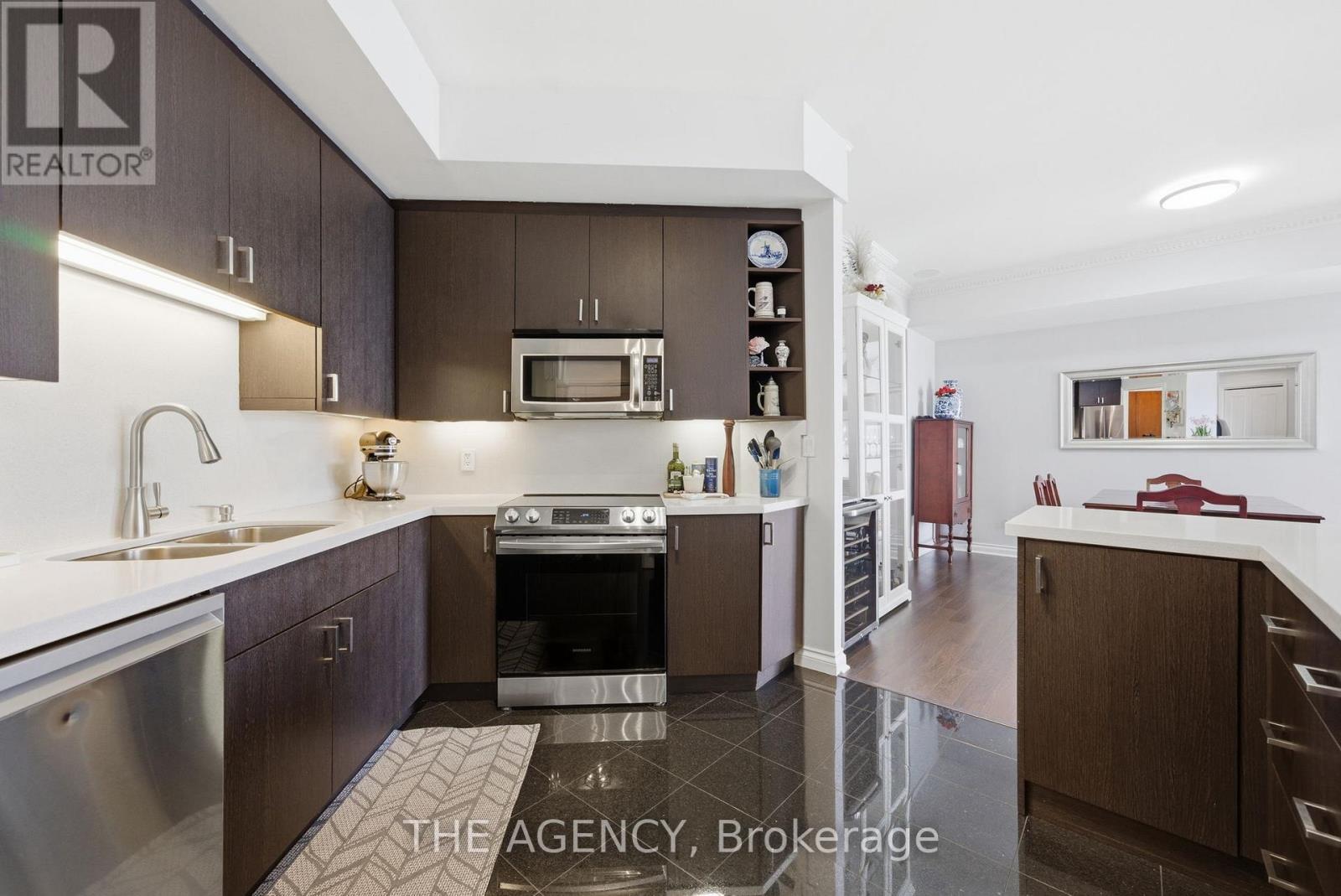 4502 - 1 Palace Pier Court, Toronto, Ontario  M8V 3W9 - Photo 4 - W12938928