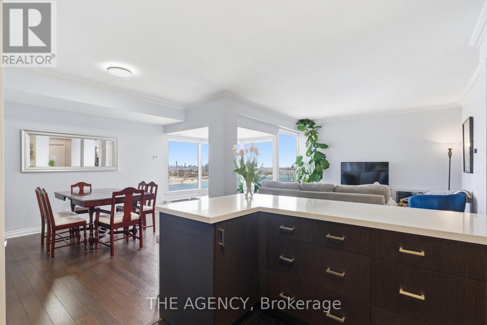 4502 - 1 Palace Pier Court, Toronto, Ontario  M8V 3W9 - Photo 6 - W12938928