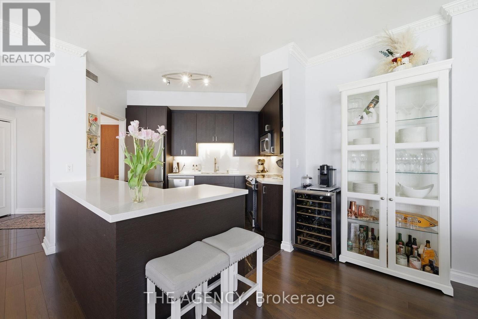 4502 - 1 Palace Pier Court, Toronto, Ontario  M8V 3W9 - Photo 7 - W12938928