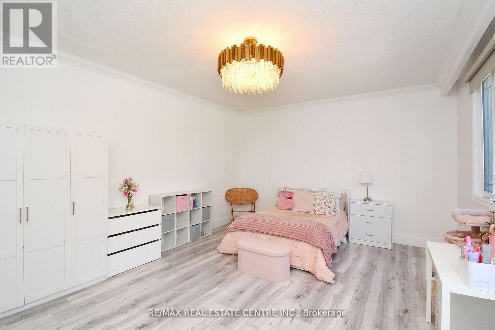 17 Crescent Hill Drive S, Brampton, Ontario  L6S 2P4 - Photo 17 - W12938934