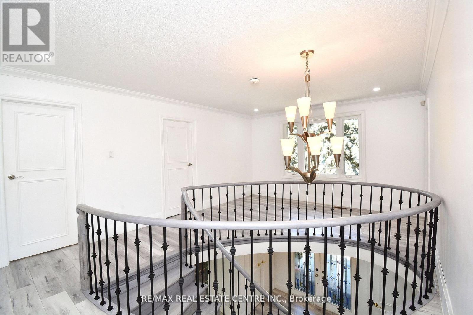 17 Crescent Hill Drive S, Brampton, Ontario  L6S 2P4 - Photo 24 - W12938934