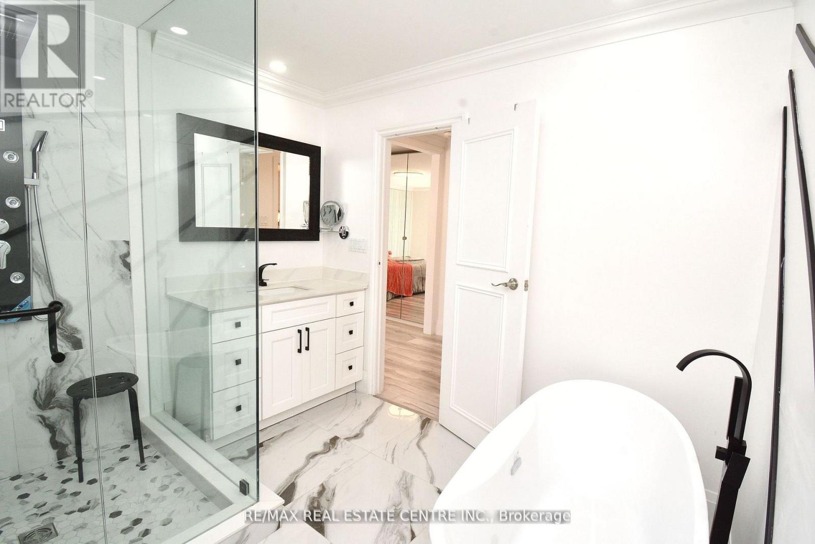 17 Crescent Hill Drive S, Brampton, Ontario  L6S 2P4 - Photo 31 - W12938934