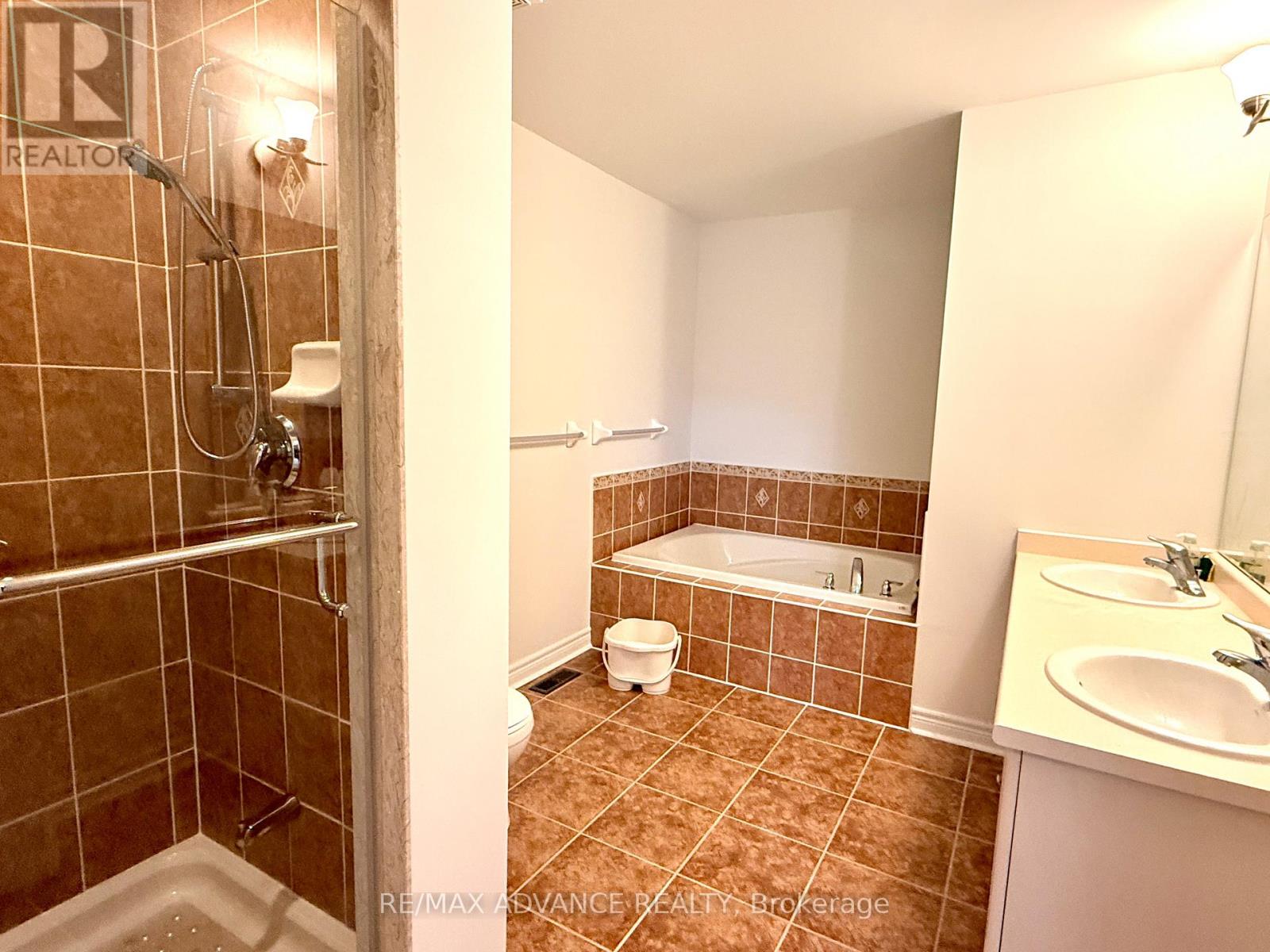 65 Princess Diana Drive, Markham, Ontario  L6C 0G9 - Photo 15 - N12935248