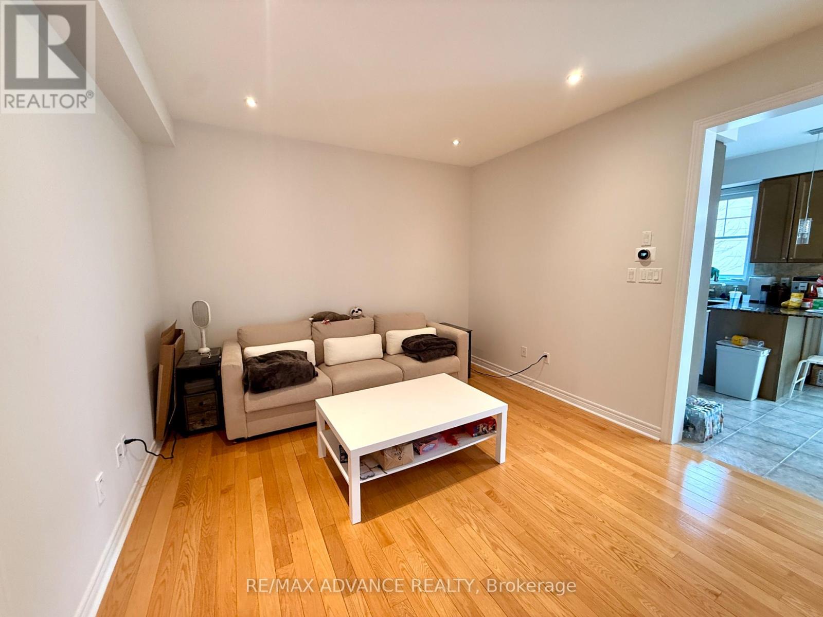 65 Princess Diana Drive, Markham, Ontario  L6C 0G9 - Photo 8 - N12935248