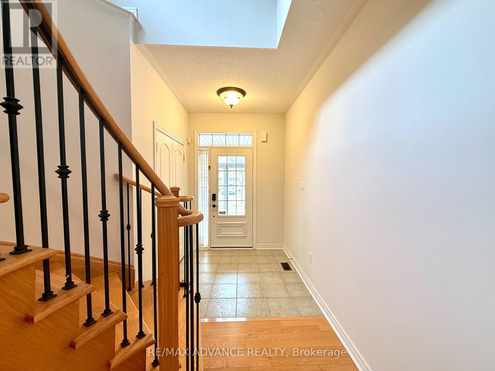 65 Princess Diana Drive, Markham, Ontario  L6C 0G9 - Photo 5 - N12935248