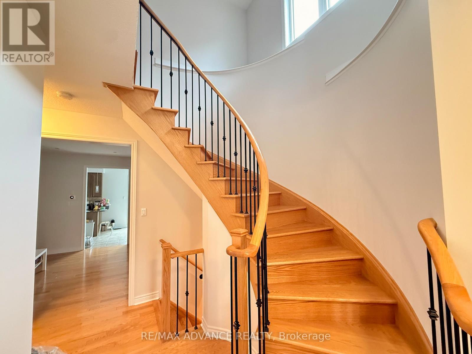 65 Princess Diana Drive, Markham, Ontario  L6C 0G9 - Photo 6 - N12935248