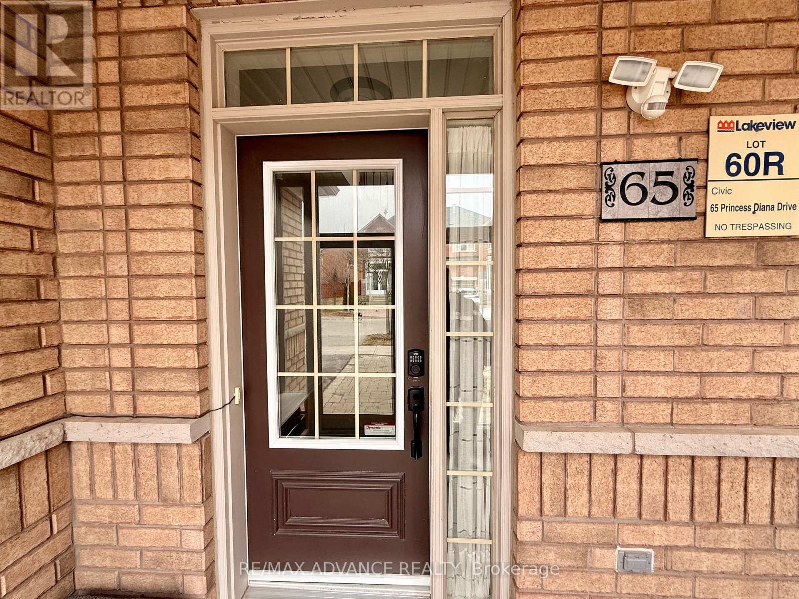 65 Princess Diana Drive, Markham, Ontario  L6C 0G9 - Photo 3 - N12935248