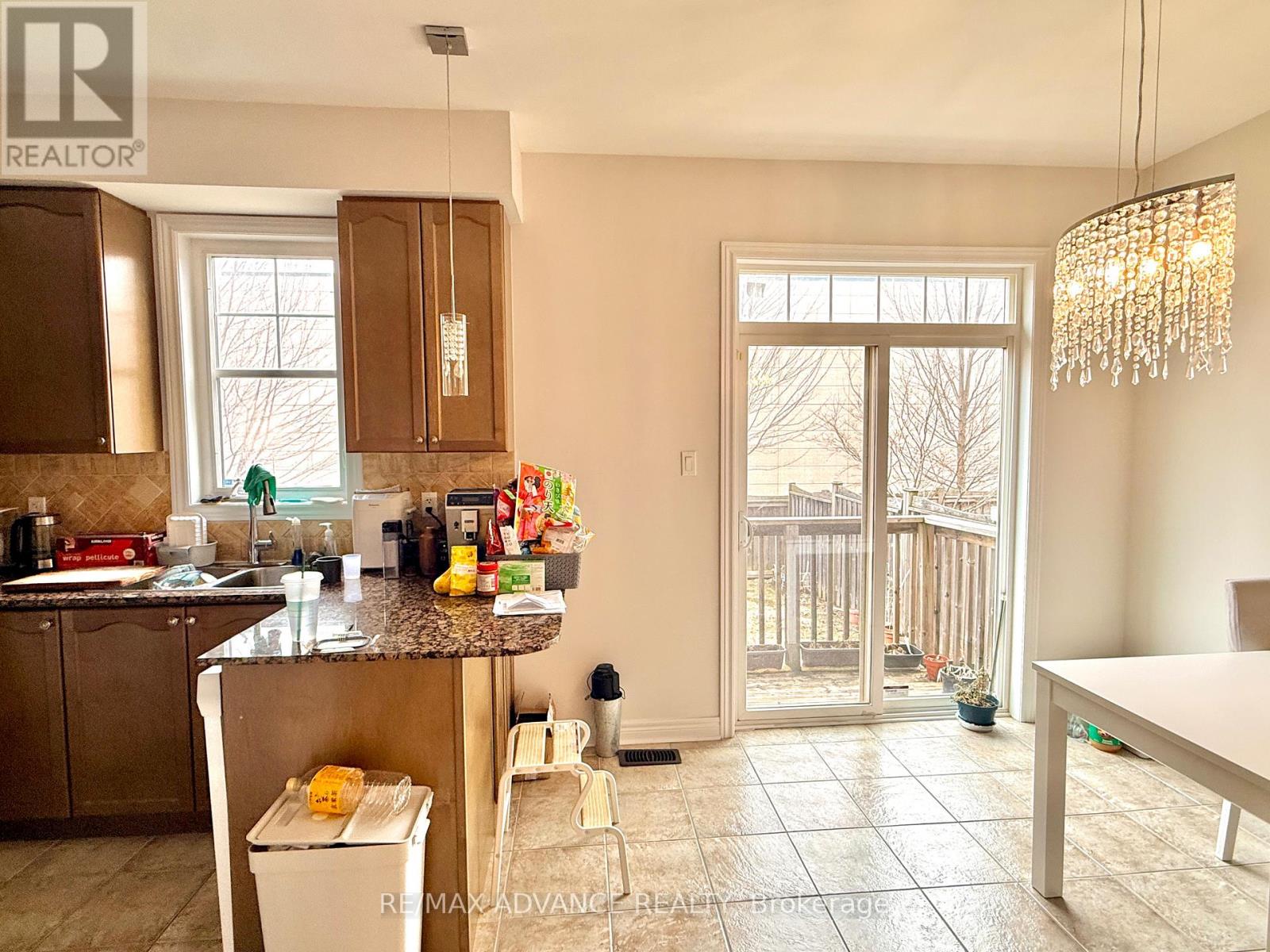 65 Princess Diana Drive, Markham, Ontario  L6C 0G9 - Photo 10 - N12935248