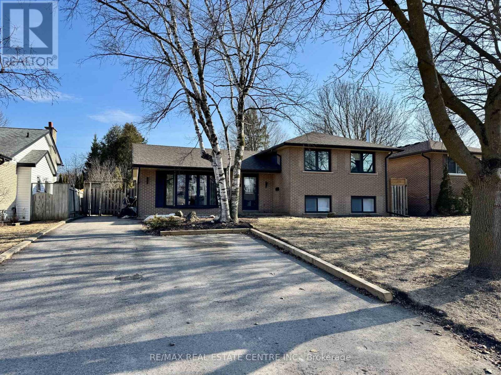 32 WESTDALE AVENUE, Orangeville, Ontario