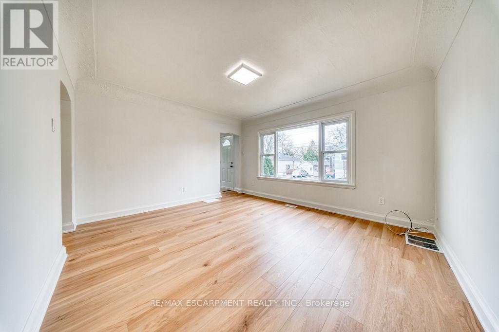 22 David Avenue, Hamilton, Ontario  L9A 3V1 - Photo 10 - X12938786