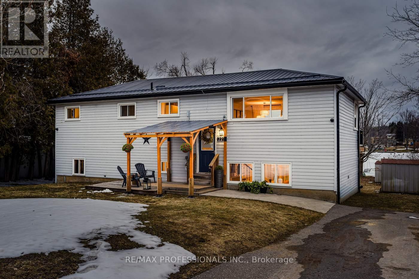 22 Lawrence Street N, Kawartha Lakes, Ontario  K9J 6X3 - Photo 2 - X12938856