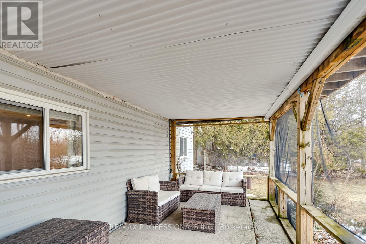 22 Lawrence Street N, Kawartha Lakes, Ontario  K9J 6X3 - Photo 34 - X12938856