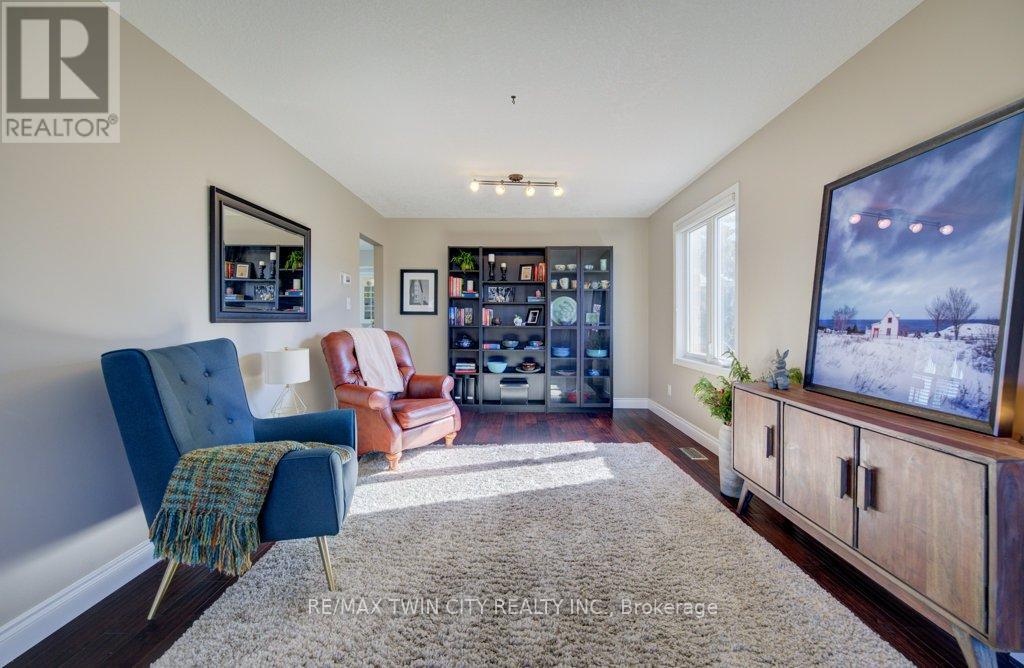 640 Heathcliffe Place, Waterloo, Ontario  N2T 2P3 - Photo 18 - X12938866