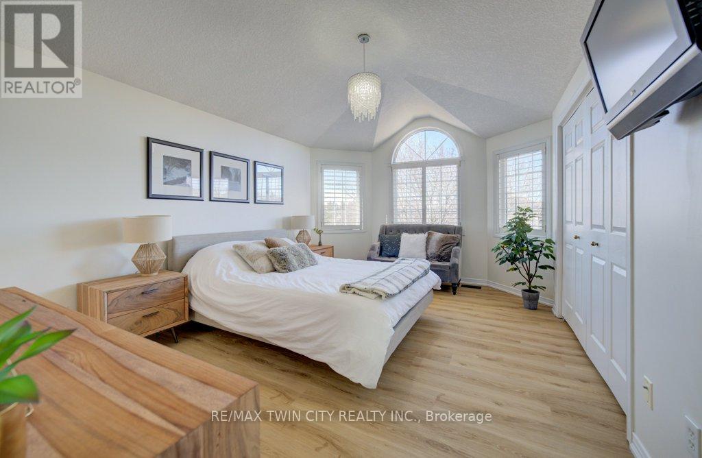 640 Heathcliffe Place, Waterloo, Ontario  N2T 2P3 - Photo 20 - X12938866