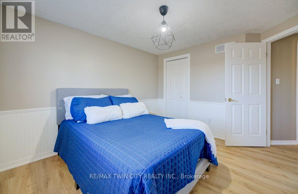 640 Heathcliffe Place, Waterloo, Ontario  N2T 2P3 - Photo 23 - X12938866