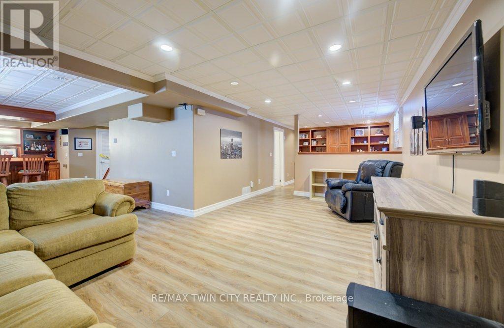 640 Heathcliffe Place, Waterloo, Ontario  N2T 2P3 - Photo 29 - X12938866