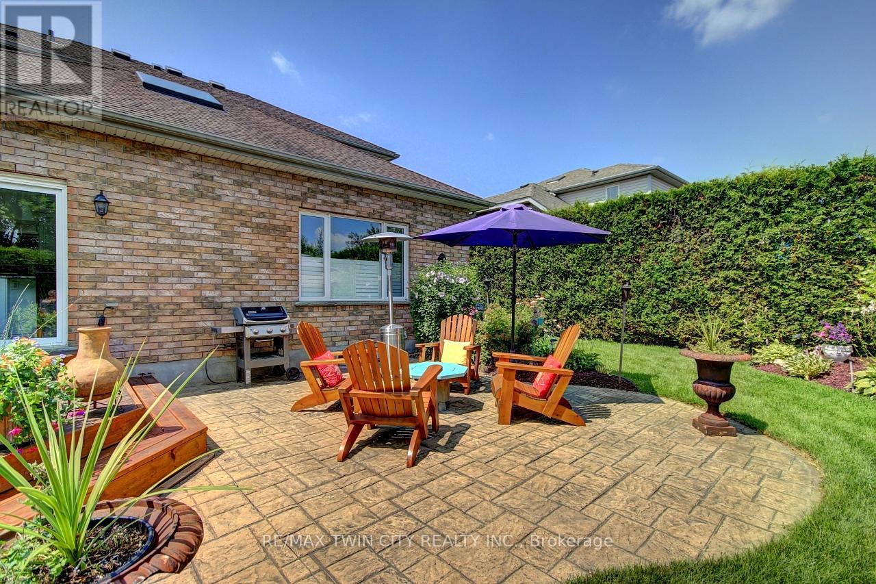 640 Heathcliffe Place, Waterloo, Ontario  N2T 2P3 - Photo 32 - X12938866