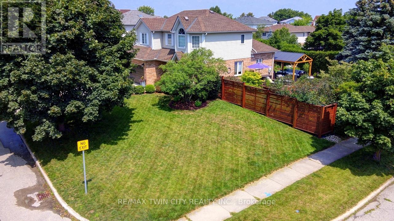 640 Heathcliffe Place, Waterloo, Ontario  N2T 2P3 - Photo 37 - X12938866