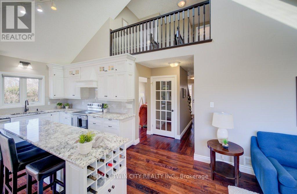 640 Heathcliffe Place, Waterloo, Ontario  N2T 2P3 - Photo 9 - X12938866