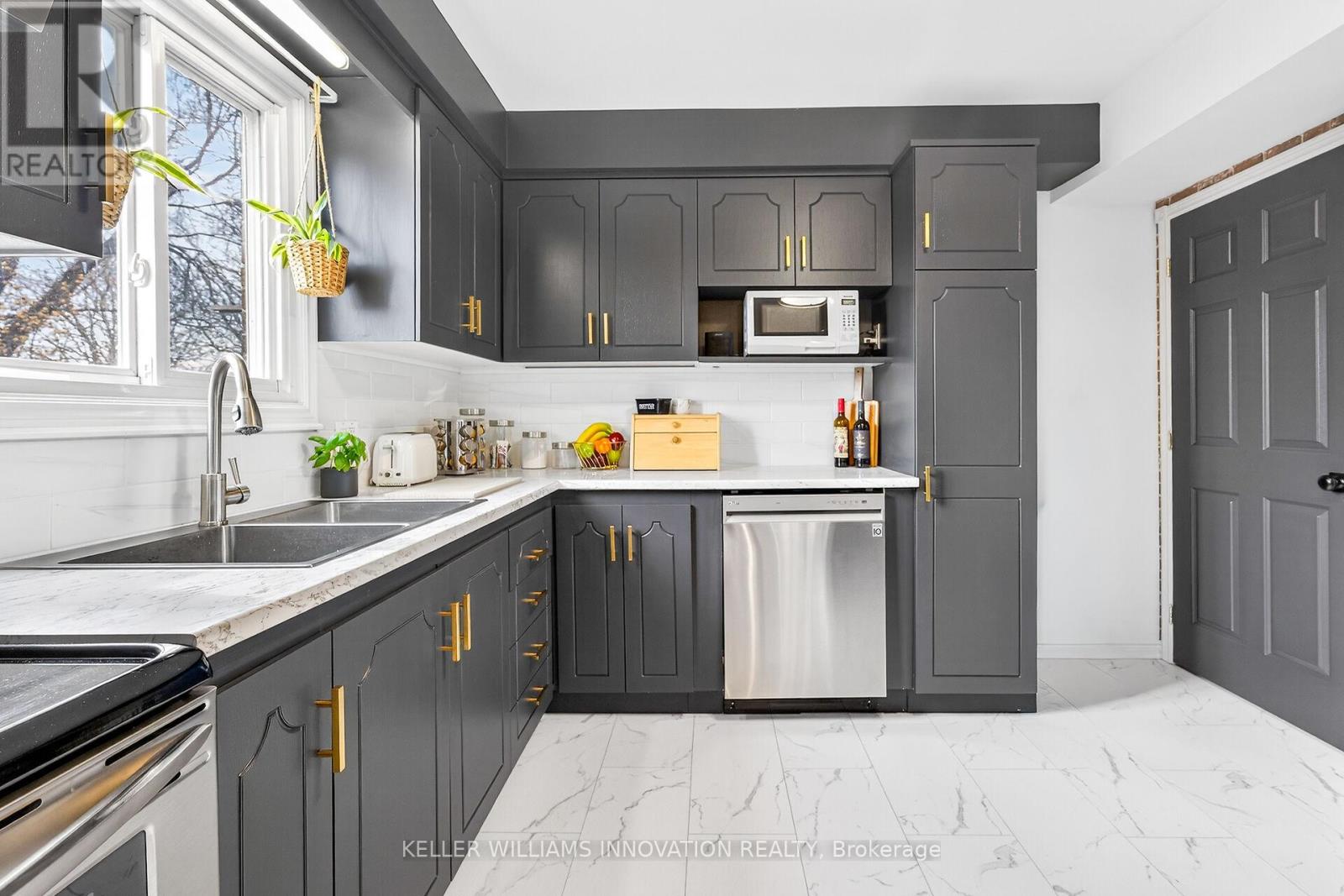 19 Grand Avenue, Grimsby, Ontario  L3M 2R6 - Photo 9 - X12938896