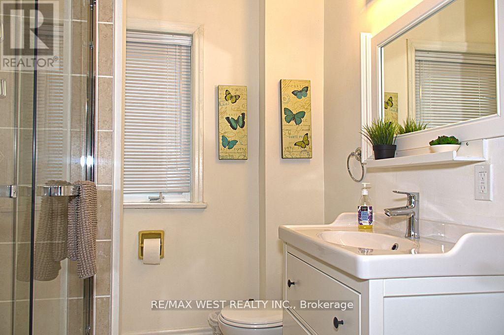 5177 Kitchener Street, Niagara Falls, Ontario  L2G 1B4 - Photo 13 - X12938910