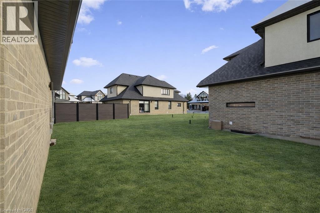 972 Stonecliffe Walk Unit# 18, Kitchener, Ontario  N2P 0K5 - Photo 47 - 40792292