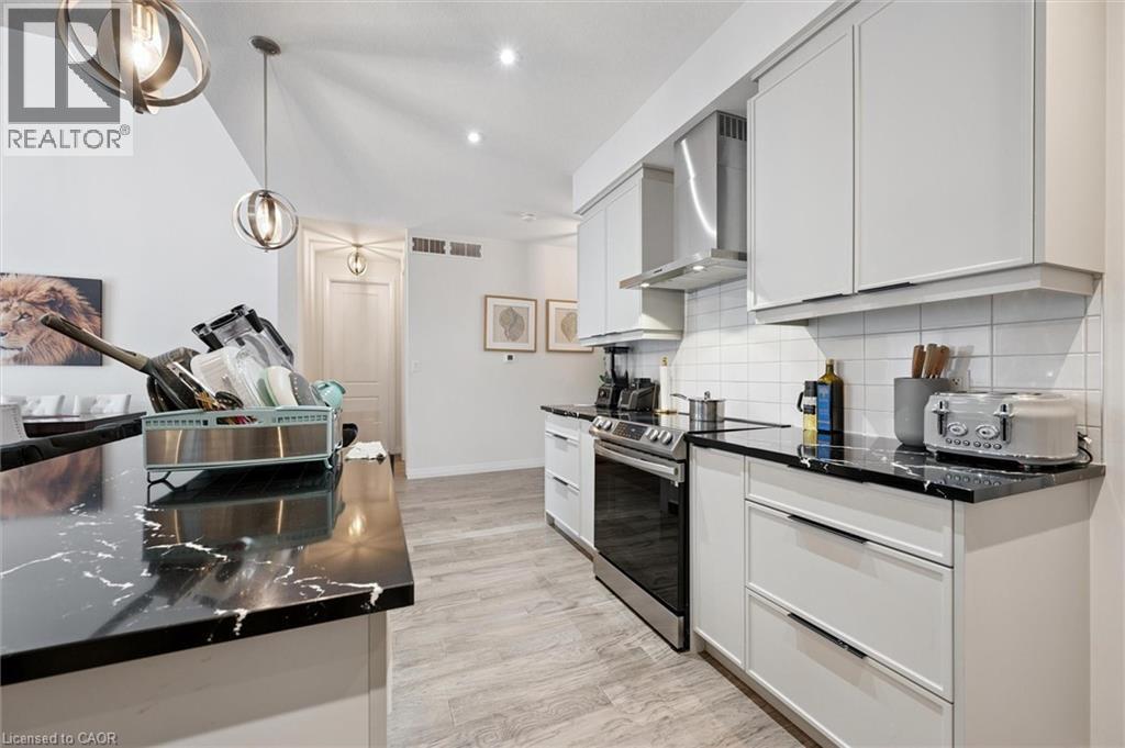 972 Stonecliffe Walk Unit# 18, Kitchener, Ontario  N2P 0K5 - Photo 23 - 40792292