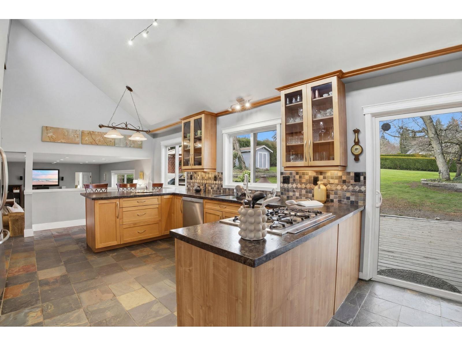 12891 Southridge Drive, Surrey, British Columbia  V3X 3C7 - Photo 4 - R3104697