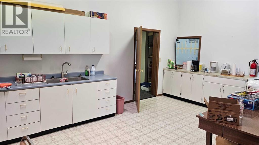 215 Redan Street, Veteran, Alberta  T0C 2S0 - Photo 14 - A2297106