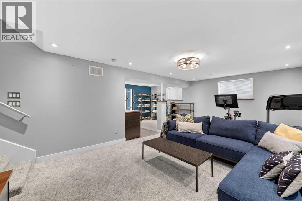 8027 Elbow Drive Sw, Calgary, Alberta  T2V 1K5 - Photo 19 - A2294766