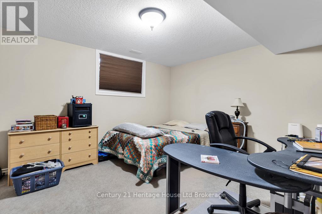 69 William Street, Tillsonburg, Ontario  N4G 5R8 - Photo 20 - X12939112