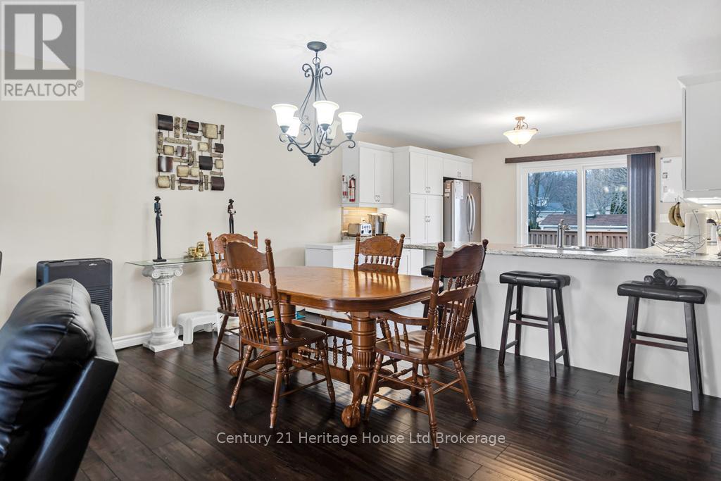 69 William Street, Tillsonburg, Ontario  N4G 5R8 - Photo 7 - X12939112