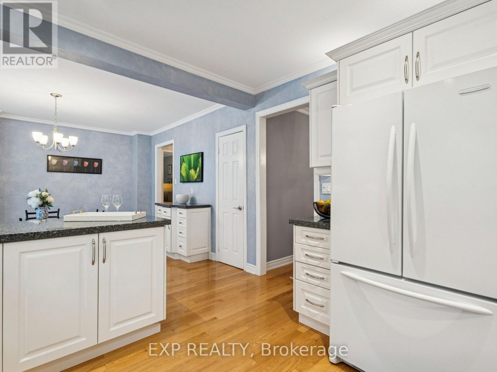 209 Nottingham Drive, Oakville, Ontario  L6H 4H7 - Photo 23 - W12811466