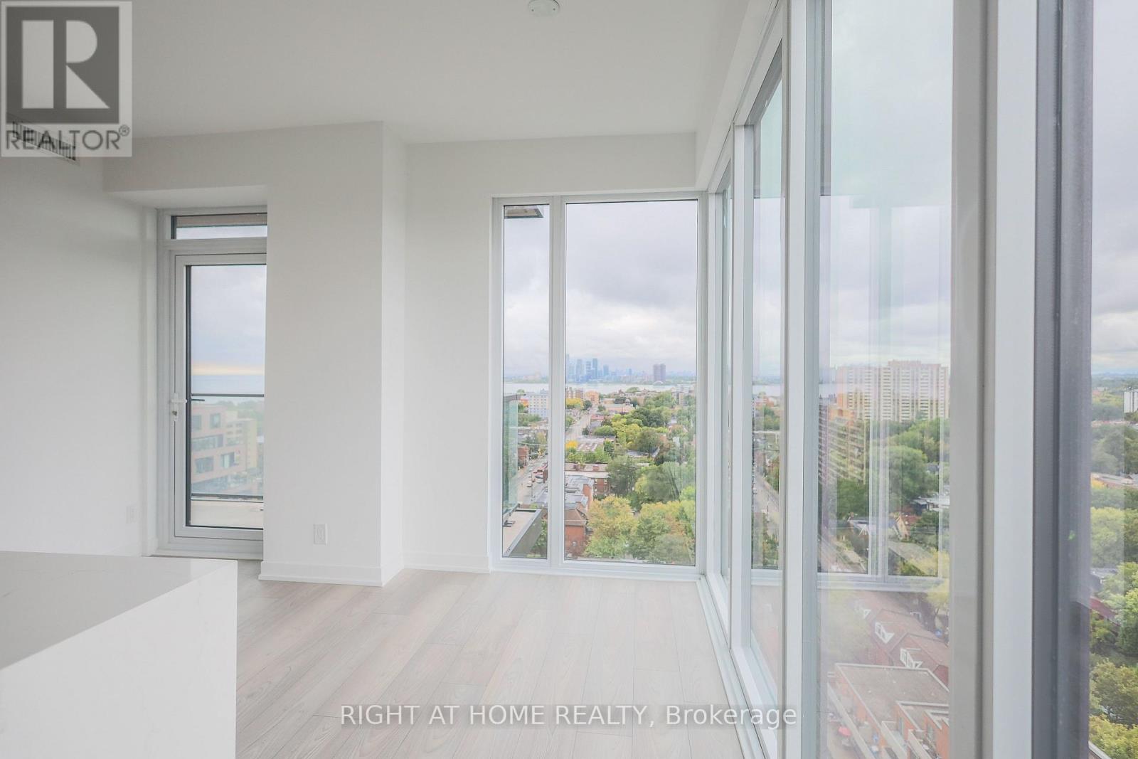 1508 - 285 Dufferin Street, Toronto, Ontario  M6K 1E6 - Photo 12 - W12933462