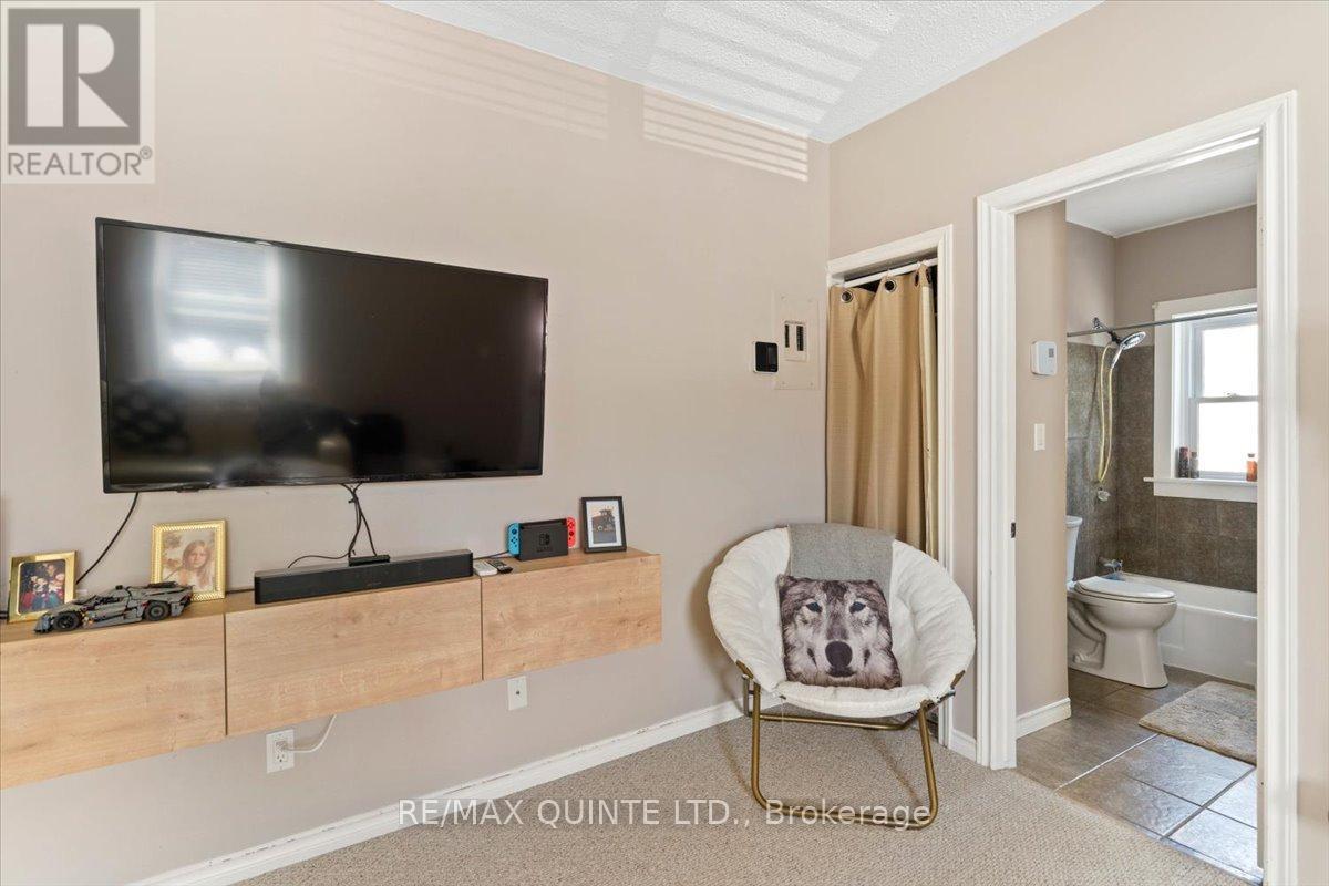 5-7 Chapel Street, Prince Edward County, Ontario  K0K 2T0 - Photo 15 - X12384783