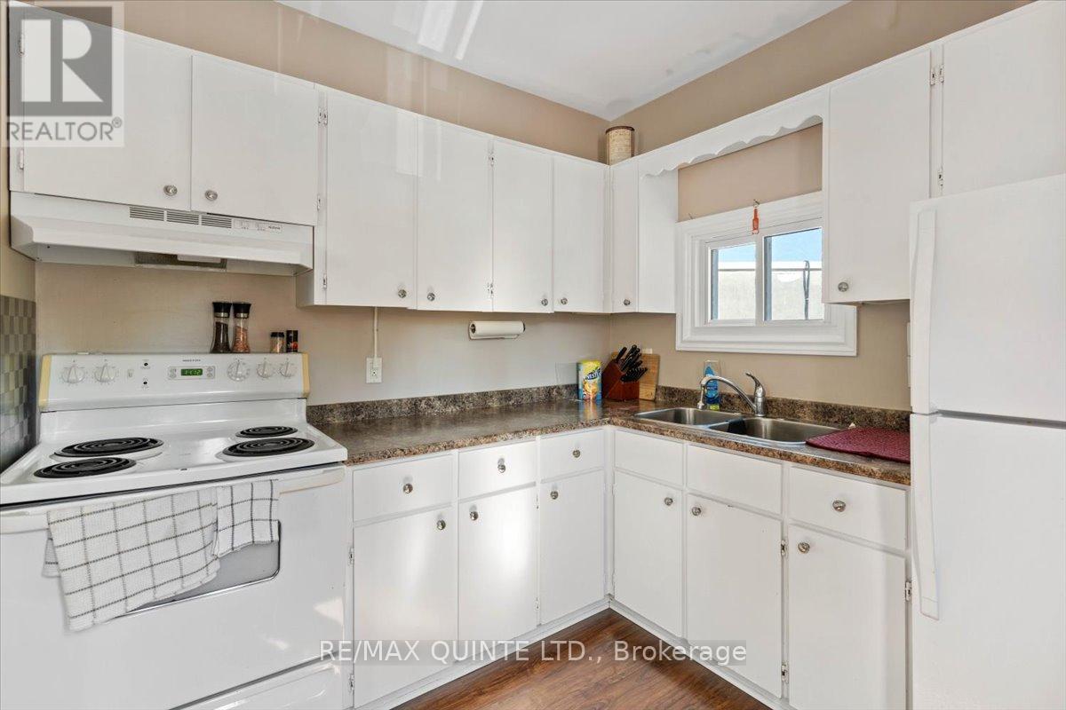 5-7 Chapel Street, Prince Edward County, Ontario  K0K 2T0 - Photo 13 - X12384783