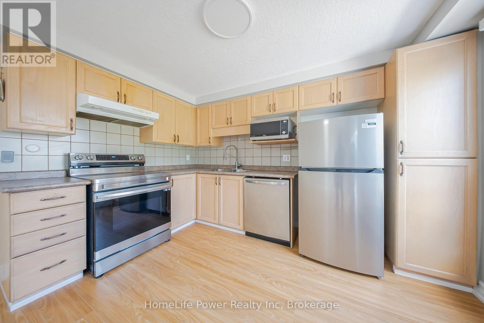 9 Red Clover Crescent, Kitchener, Ontario N2E 4G9 - Photo 20 - X12939088