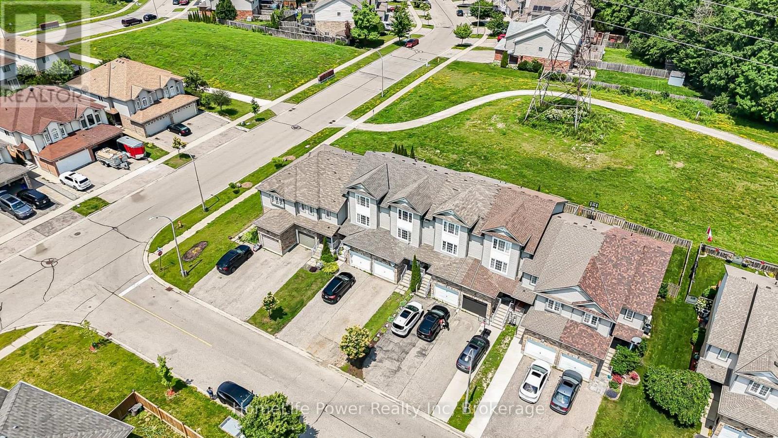 9 Red Clover Crescent, Kitchener, Ontario N2E 4G9 - Photo 4 - X12939088