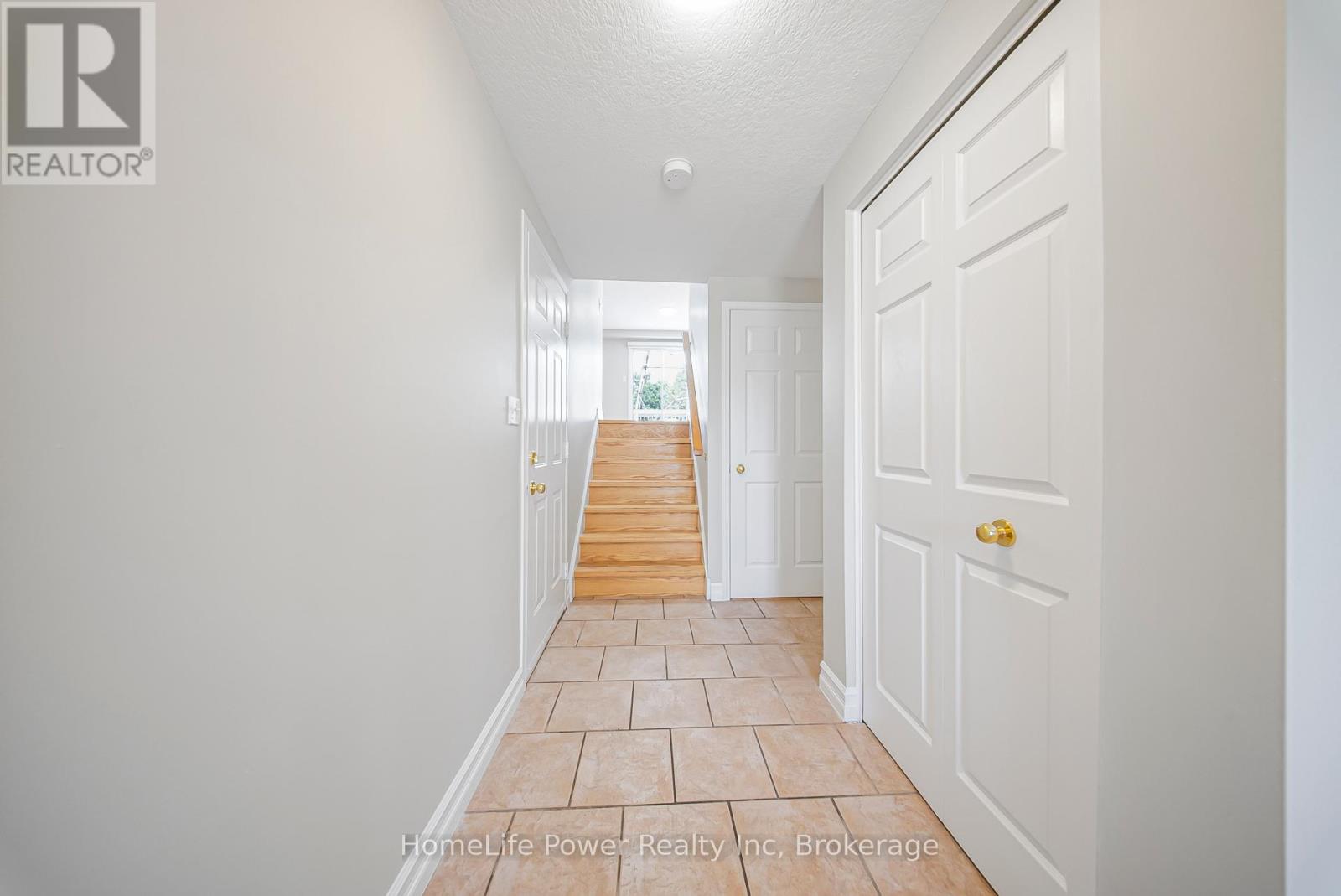 9 Red Clover Crescent, Kitchener, Ontario N2E 4G9 - Photo 9 - X12939088