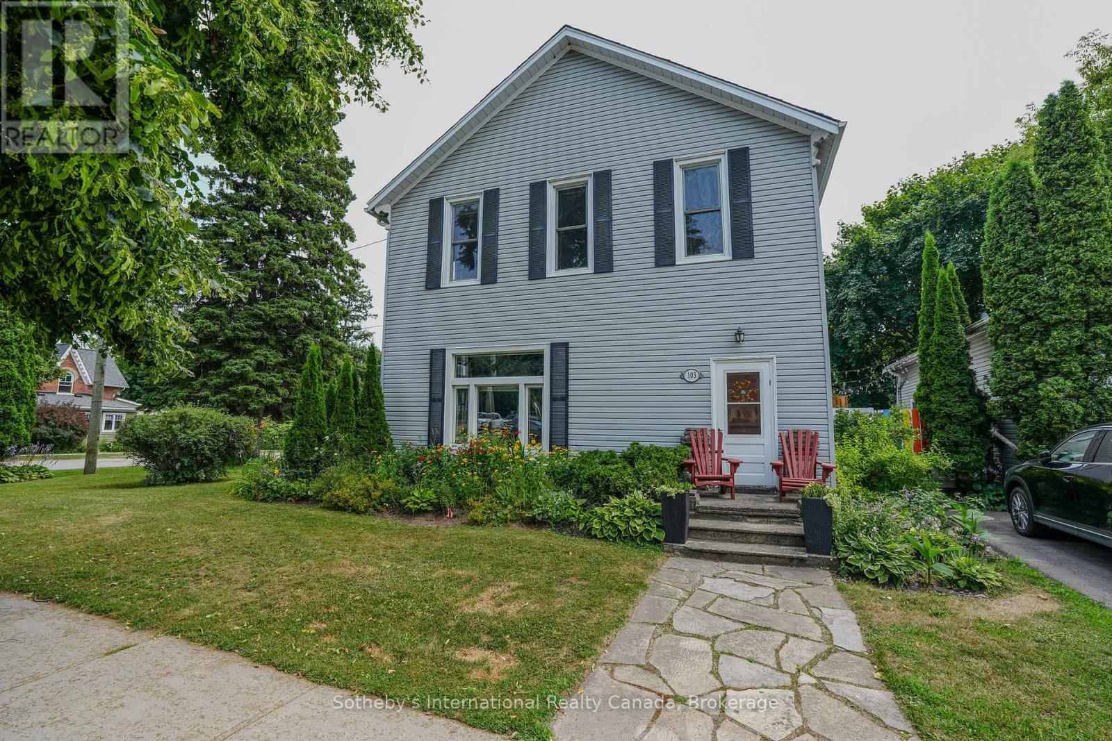 103 Bruce Street S, Blue Mountains, Ontario N0H 2P0 - Photo 2 - X12939144