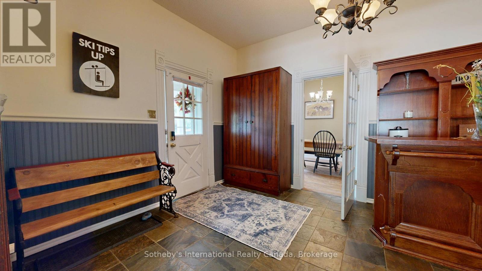 103 Bruce Street S, Blue Mountains, Ontario N0H 2P0 - Photo 3 - X12939144